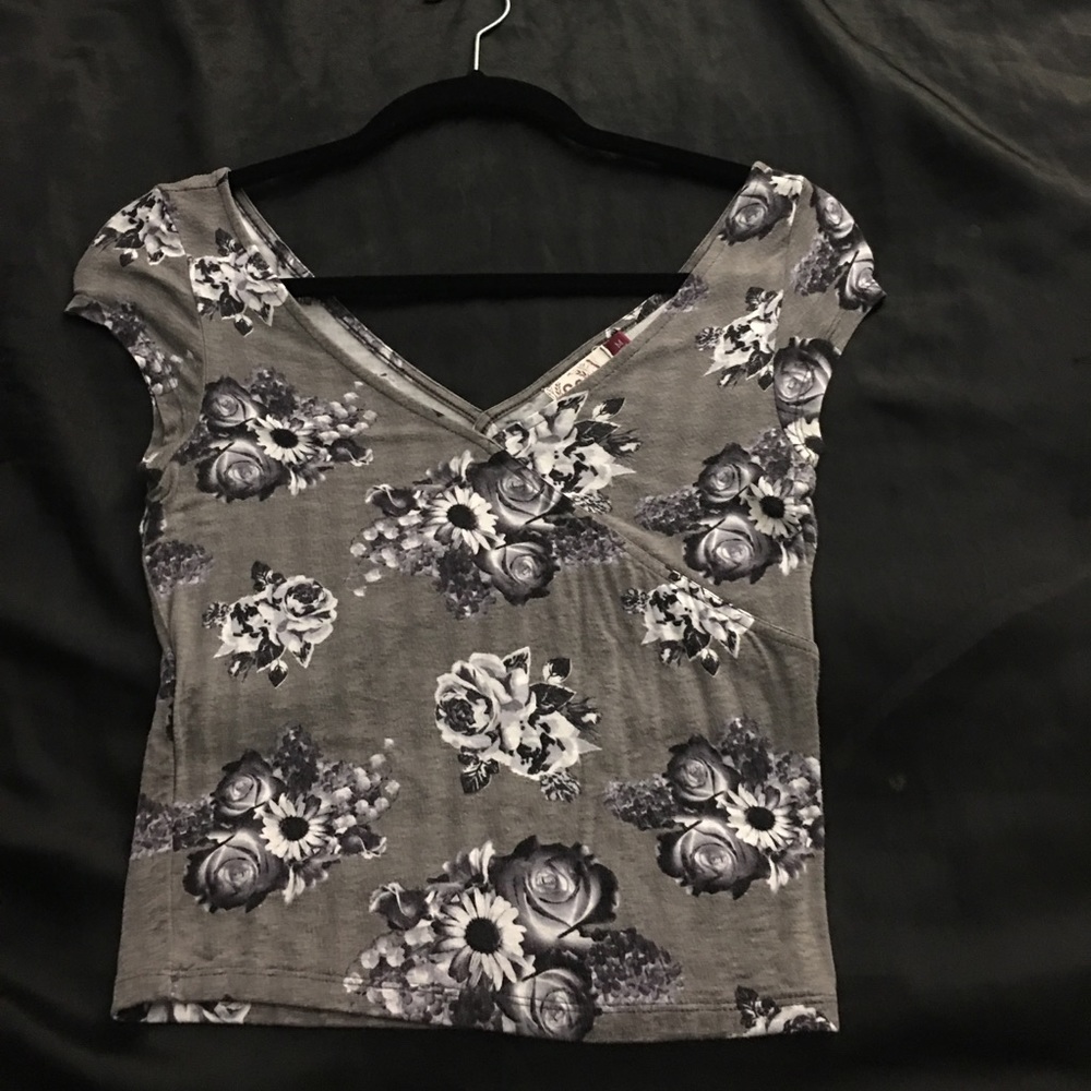 Grey glowers crop top